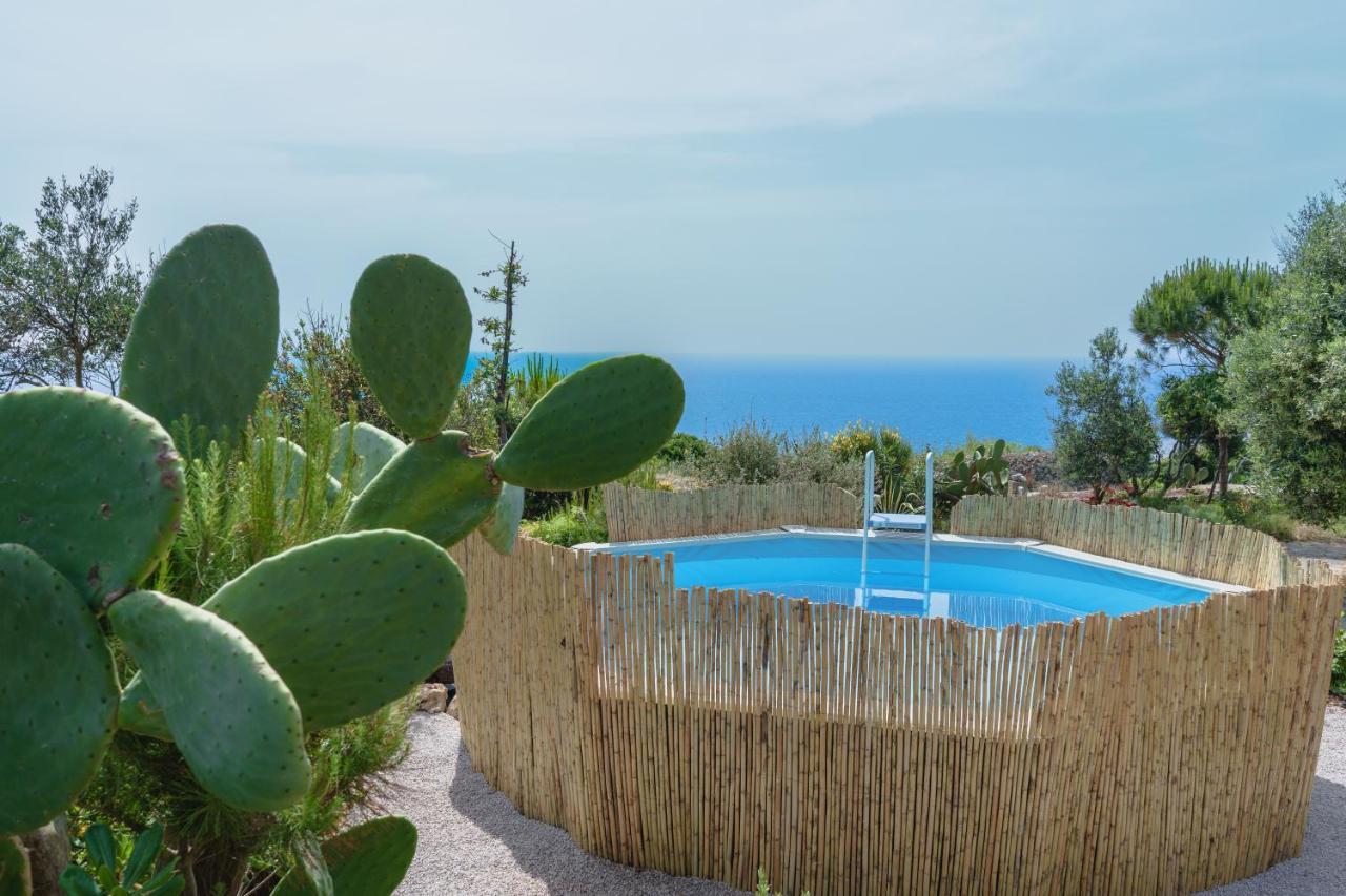 Villa Tina Ai Piedi Del Faro Di Leuca Santa Maria di Leuca Exterior photo