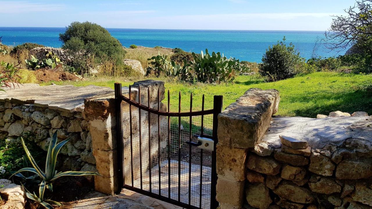 Villa Tina Ai Piedi Del Faro Di Leuca Santa Maria di Leuca Exterior photo