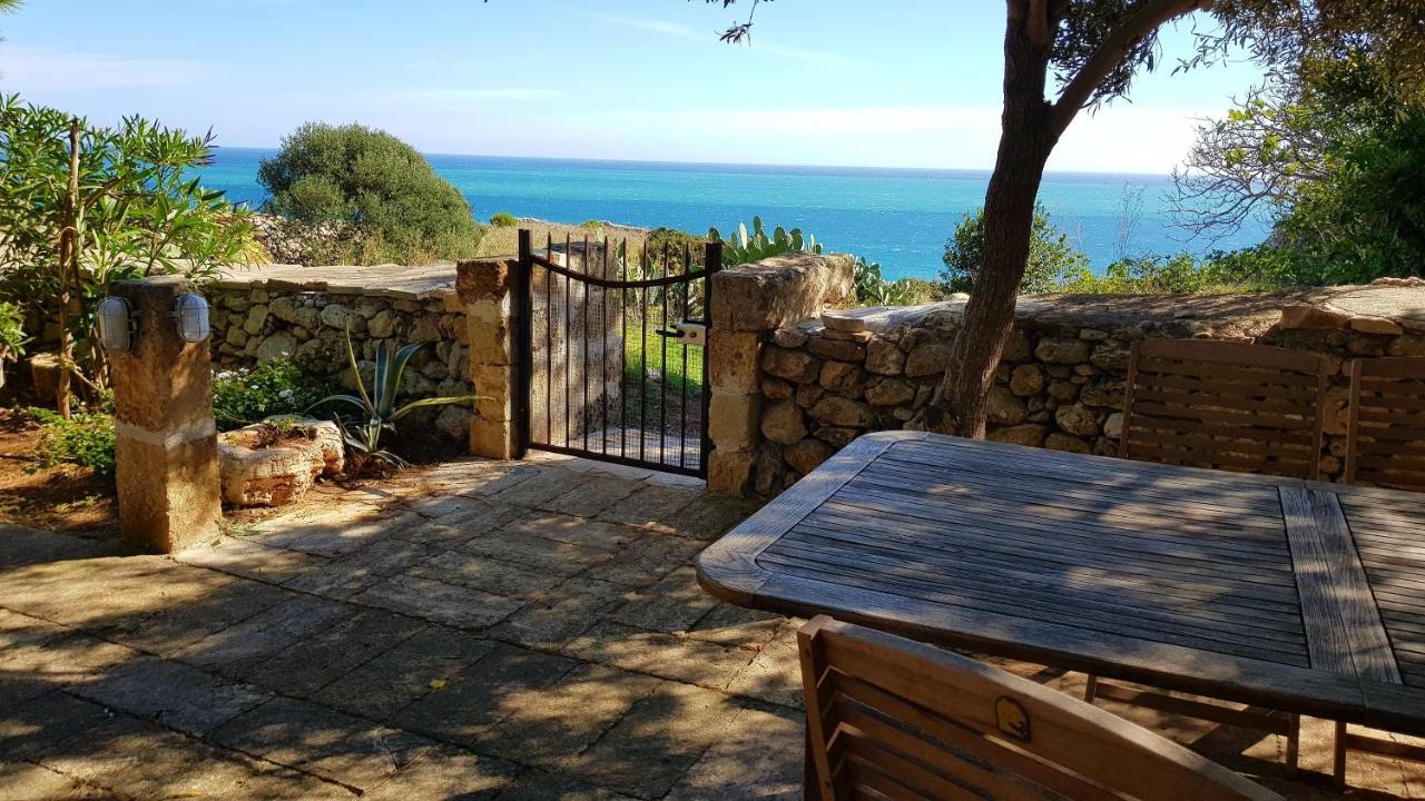 Villa Tina Ai Piedi Del Faro Di Leuca Santa Maria di Leuca Exterior photo